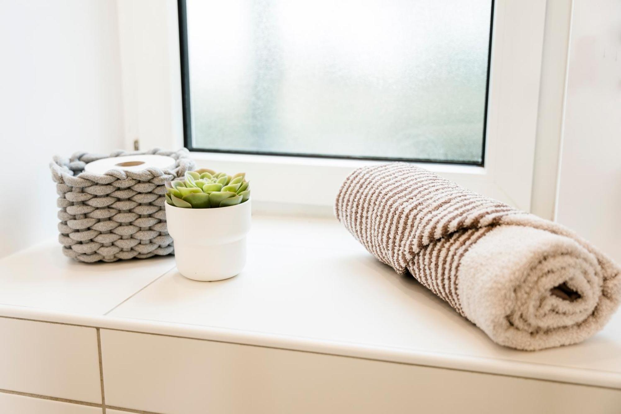 Bellabene Modernes Studio Apartment In Zentraler Lage Mit Terrasse, Parkplatz, Smarttv Пфорцхайм Экстерьер фото