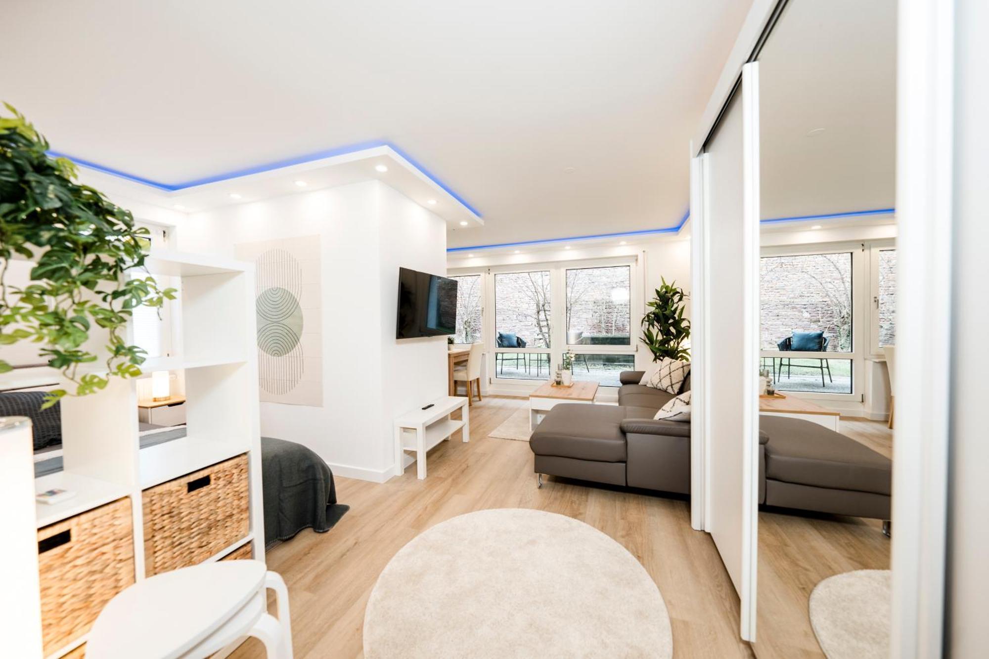 Bellabene Modernes Studio Apartment In Zentraler Lage Mit Terrasse, Parkplatz, Smarttv Пфорцхайм Экстерьер фото