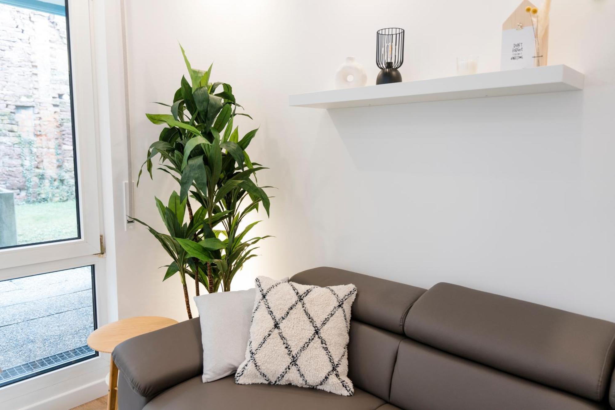 Bellabene Modernes Studio Apartment In Zentraler Lage Mit Terrasse, Parkplatz, Smarttv Пфорцхайм Экстерьер фото