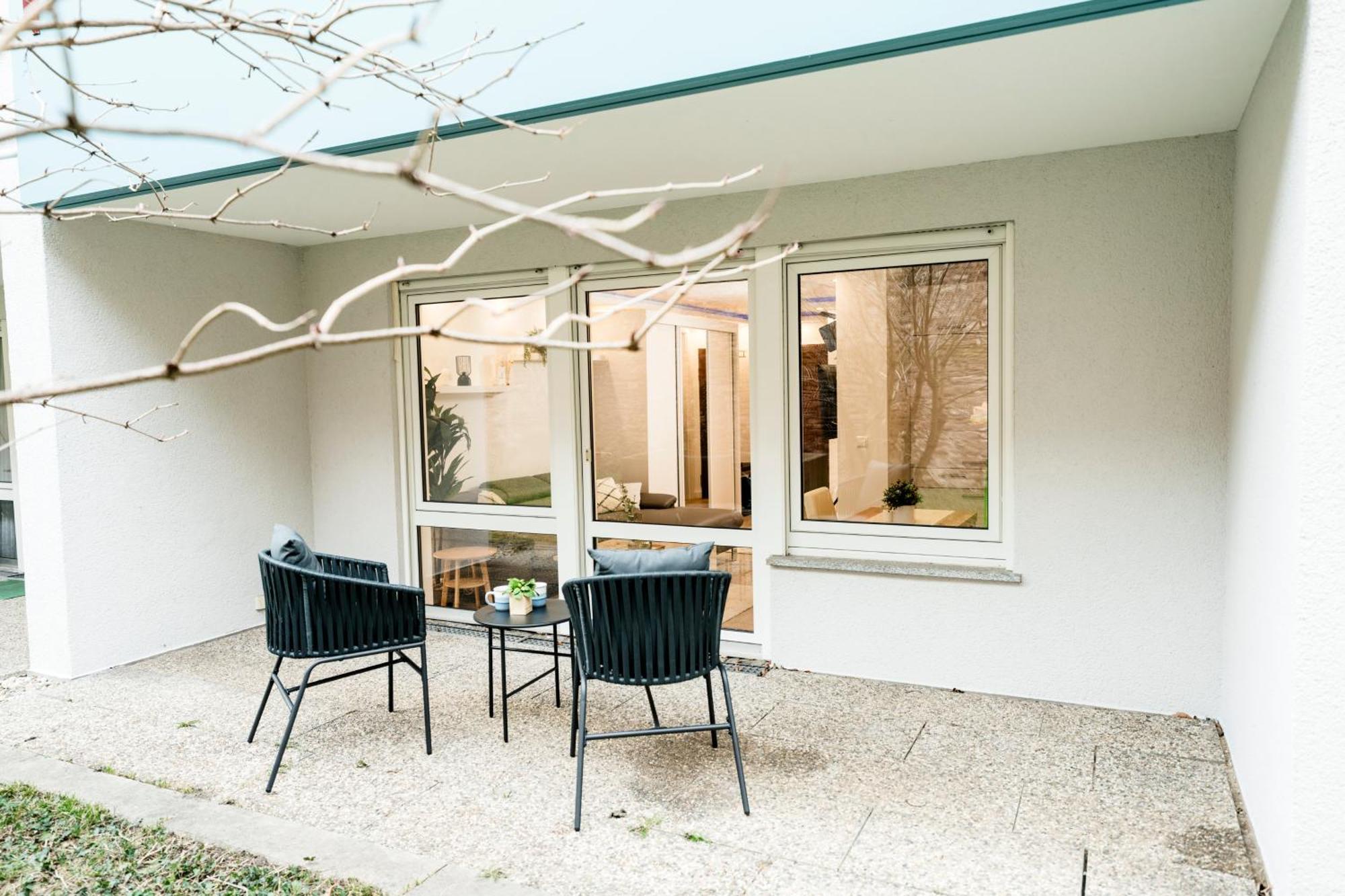 Bellabene Modernes Studio Apartment In Zentraler Lage Mit Terrasse, Parkplatz, Smarttv Пфорцхайм Экстерьер фото